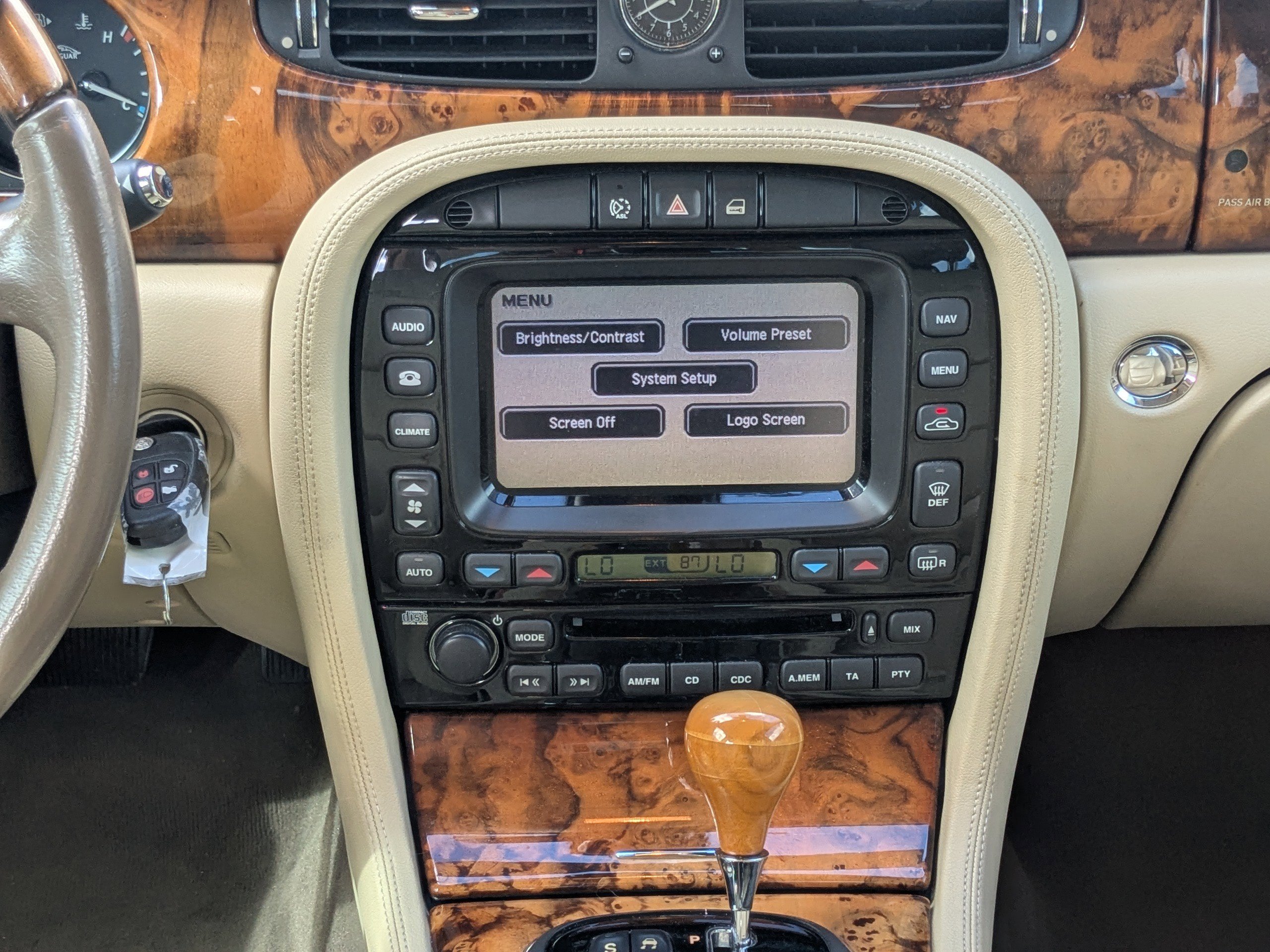 Used 2006 Jaguar XJ8 image 15