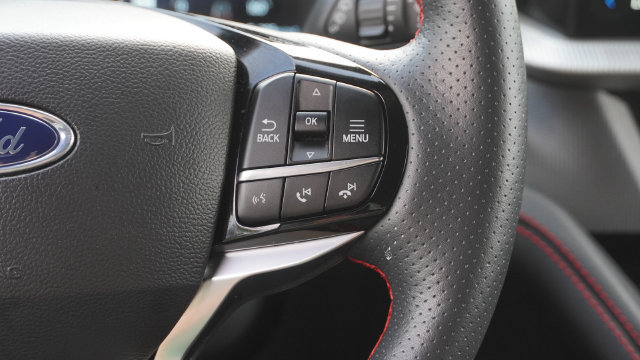 Used 2025 Ford Explorer ST-Line w/ ST-Line Street Pack AWD/4WD image 30