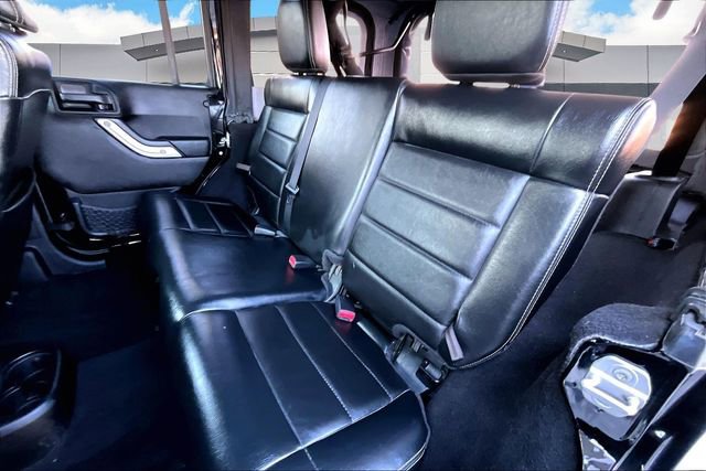 Used 2012 Jeep Wrangler Unlimited Rubicon w/ Connectivity Group image 24