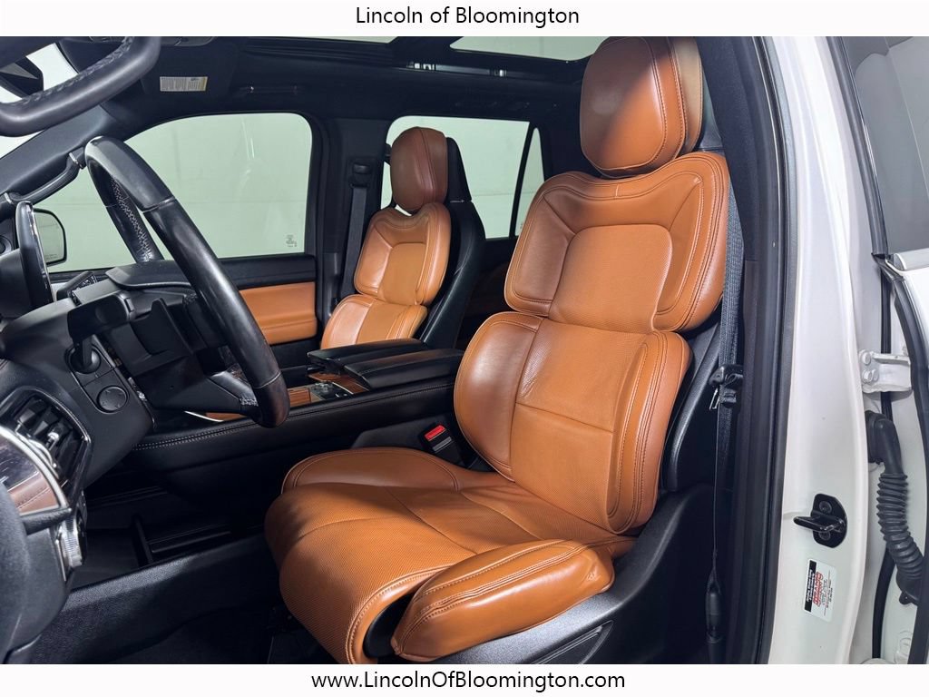 Used 2019 Lincoln Navigator Reserve AWD/4WD image 17