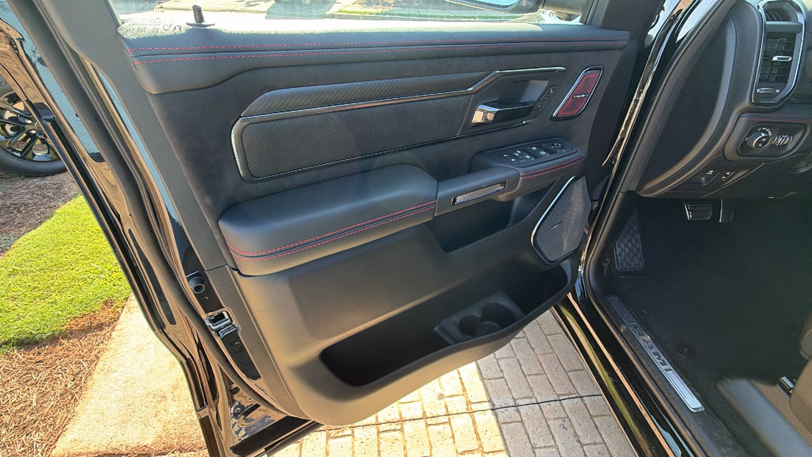 New 2027 RAM 1500 4x4 Crew Cab image 14