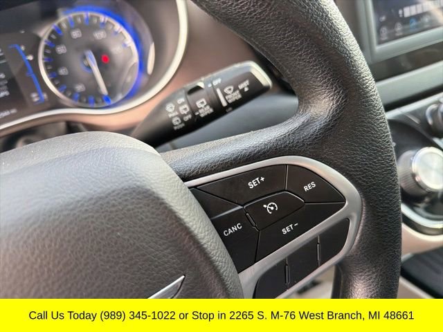 Used 2020 Chrysler Voyager Lxi image 24