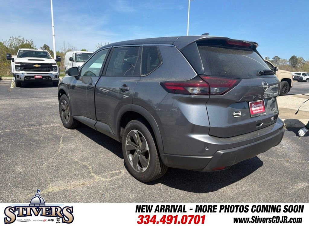 Used 2024 Nissan Rogue SV image 7