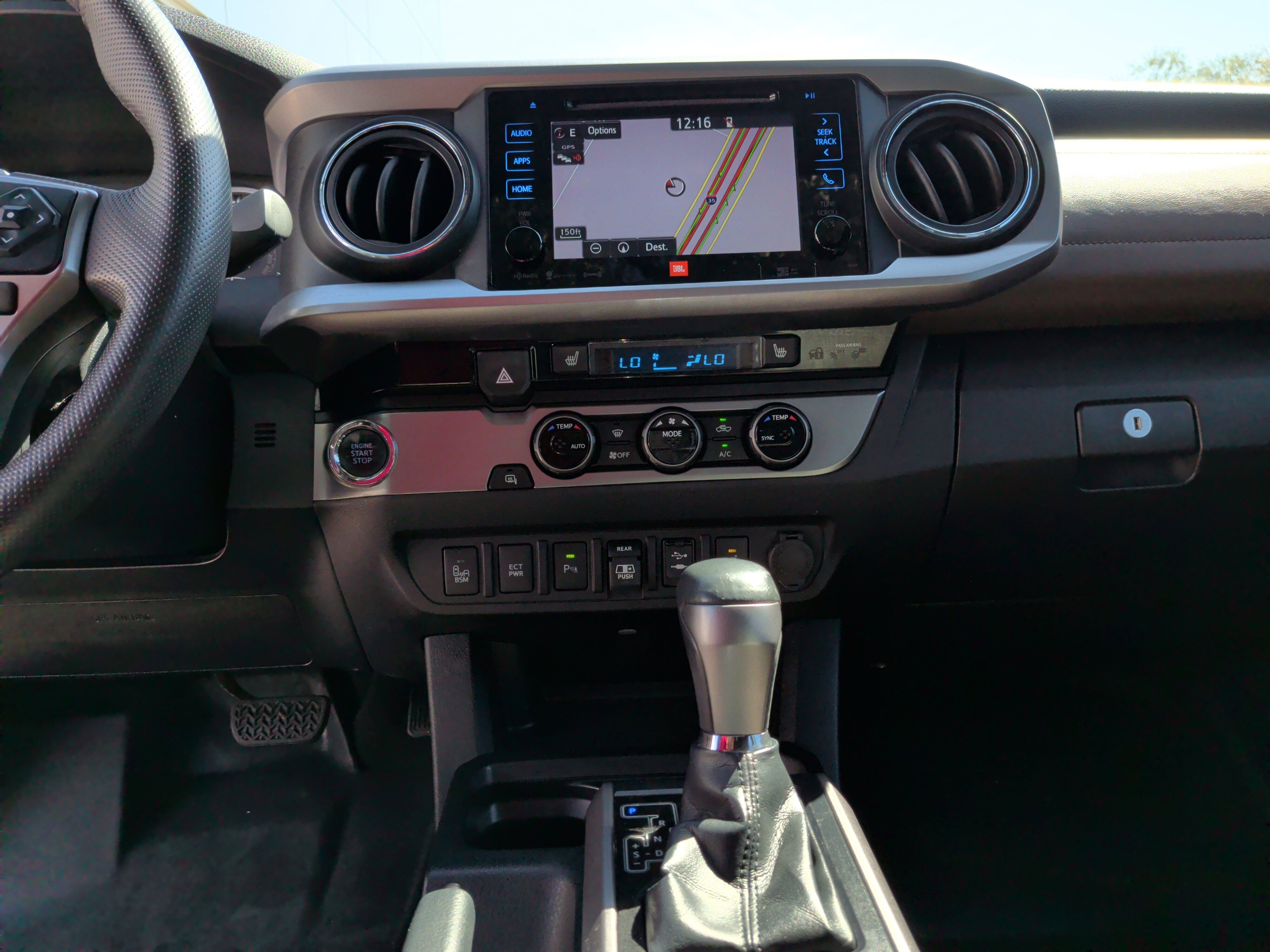 Used 2018 Toyota Tacoma Limited image 31