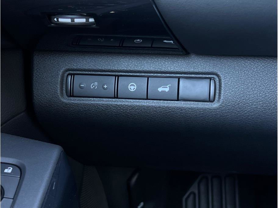 New 2025 Nissan Pathfinder SV w/ SV Premium Package FWD image 20