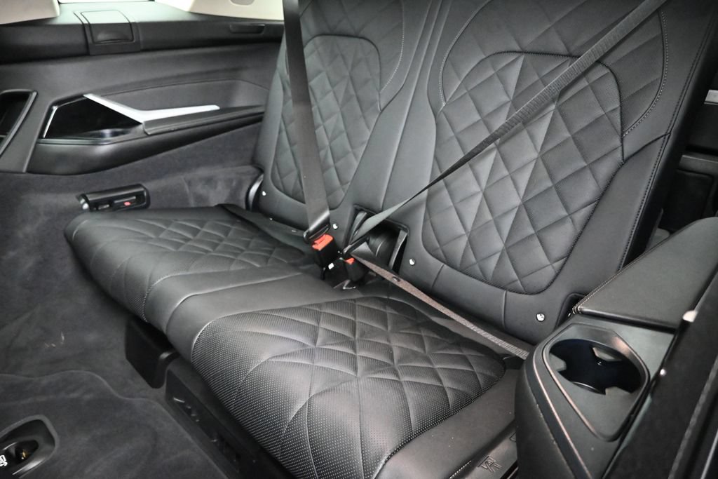 Used 2024 BMW X7 xDrive40i w/ Premium Package AWD/4WD image 26