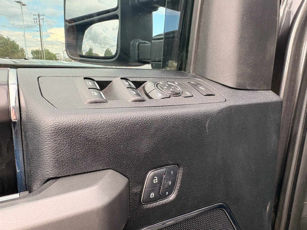 Used 2018 Ford F250 Platinum w/ Platinum Ultimate Package AWD/4WD image 18