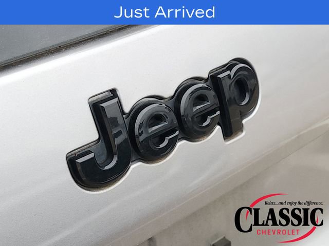 Used 2019 Jeep Cherokee Latitude Plus FWD image 12