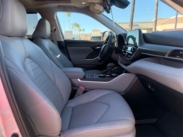 Used 2024 Toyota Highlander XLE image 23