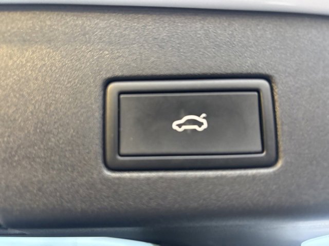 Used 2021 Volkswagen ID.4 Pro S w/ Gradient Package image 9