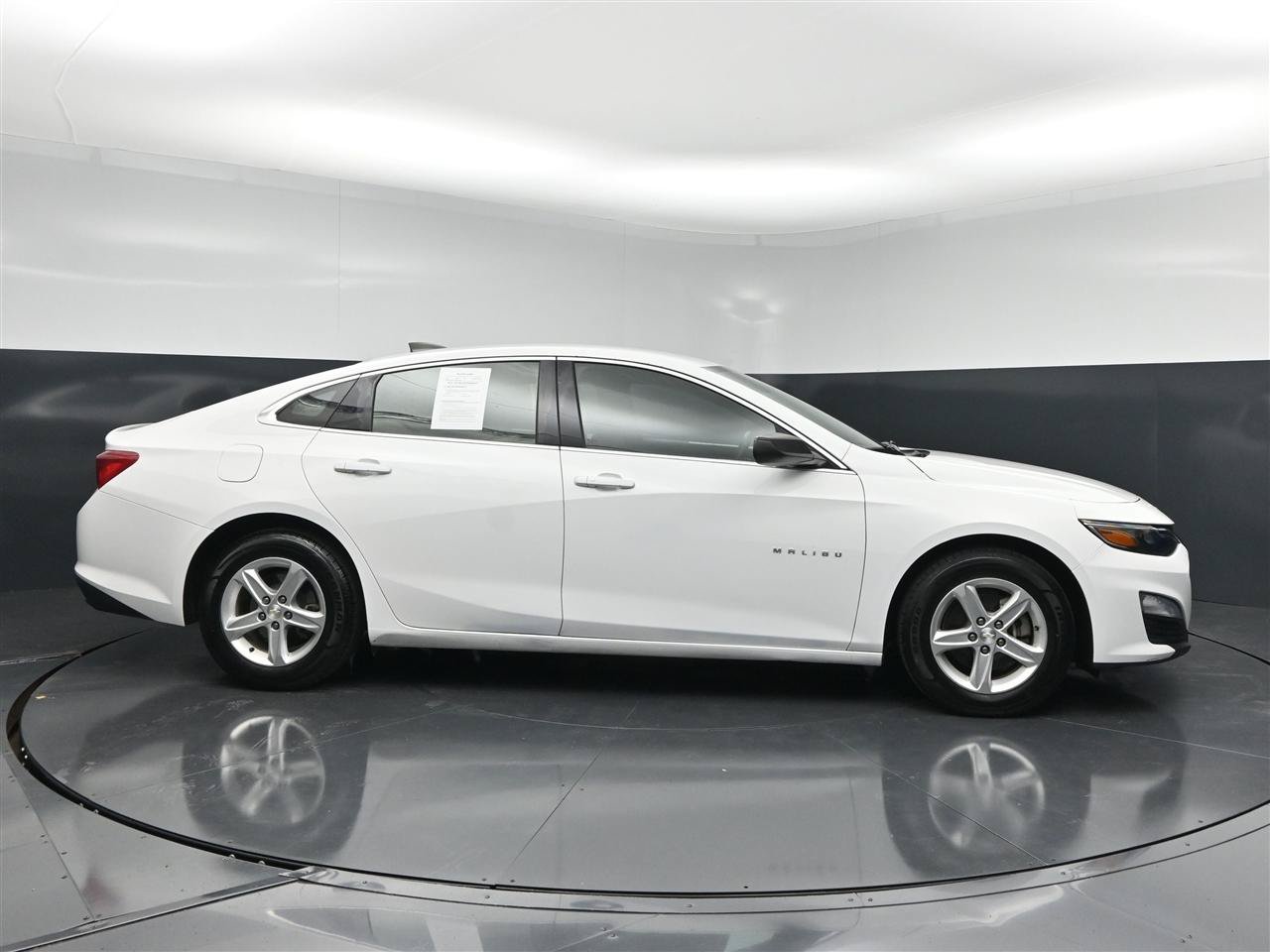 Used 2020 Chevrolet Malibu LS FWD image 4