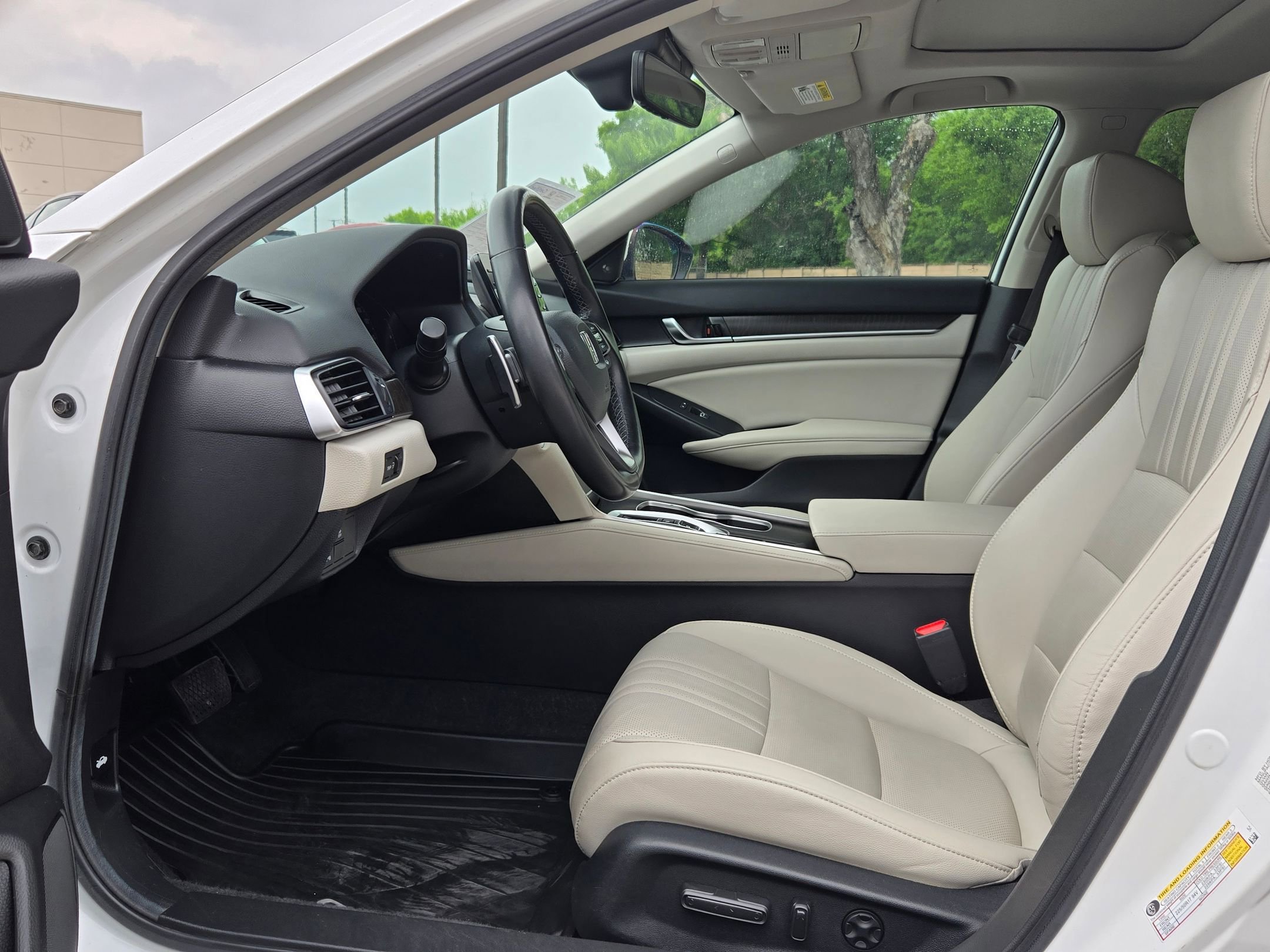 Certified 2021 Honda Accord EX-L image 8