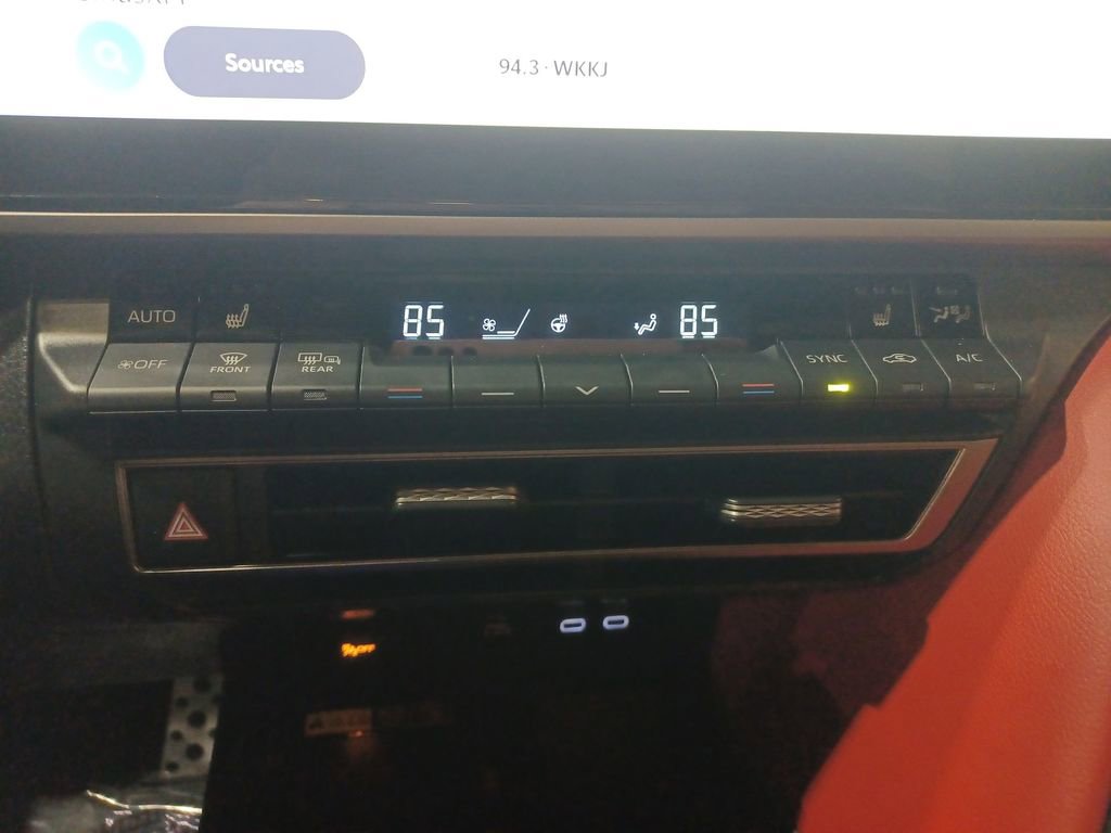 Used 2025 Toyota Camry XSE FWD image 17