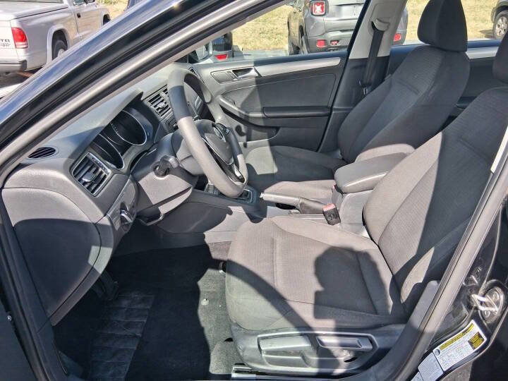 Used 2015 Volkswagen Jetta SE FWD image 9