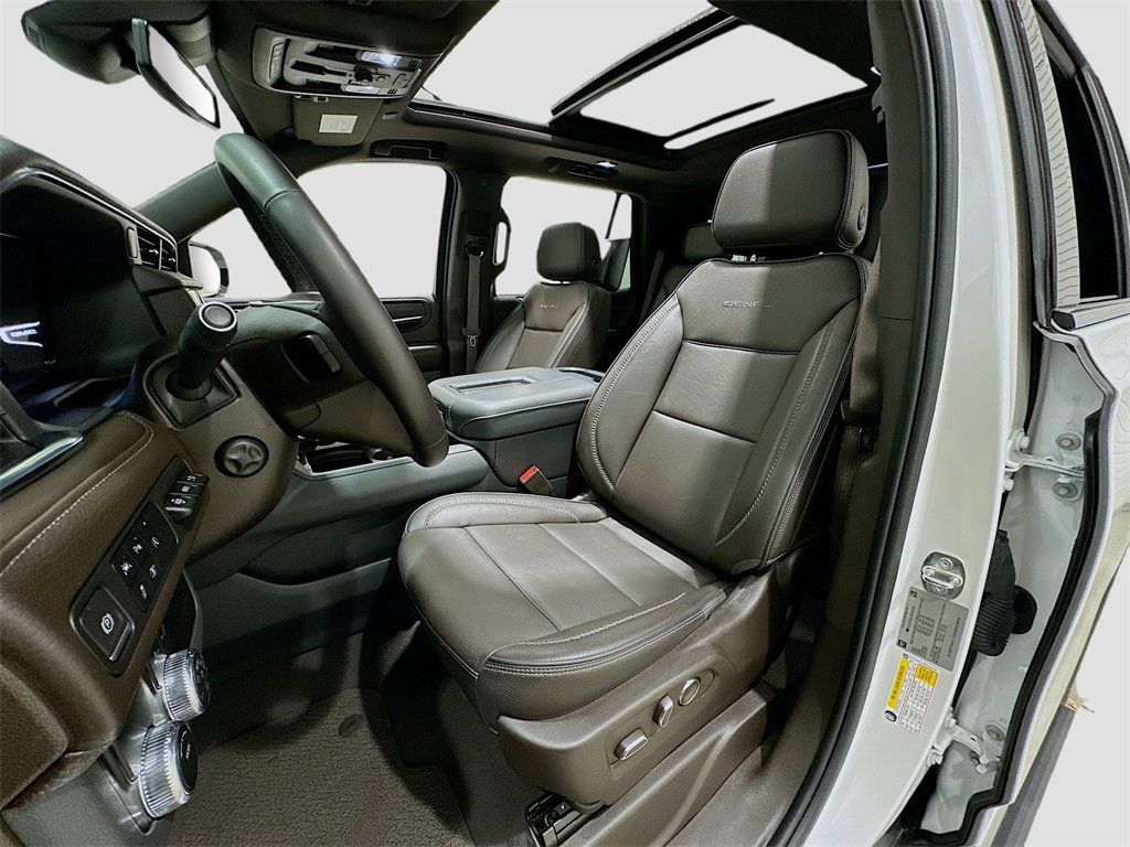 Used 2024 GMC Yukon Denali image 22
