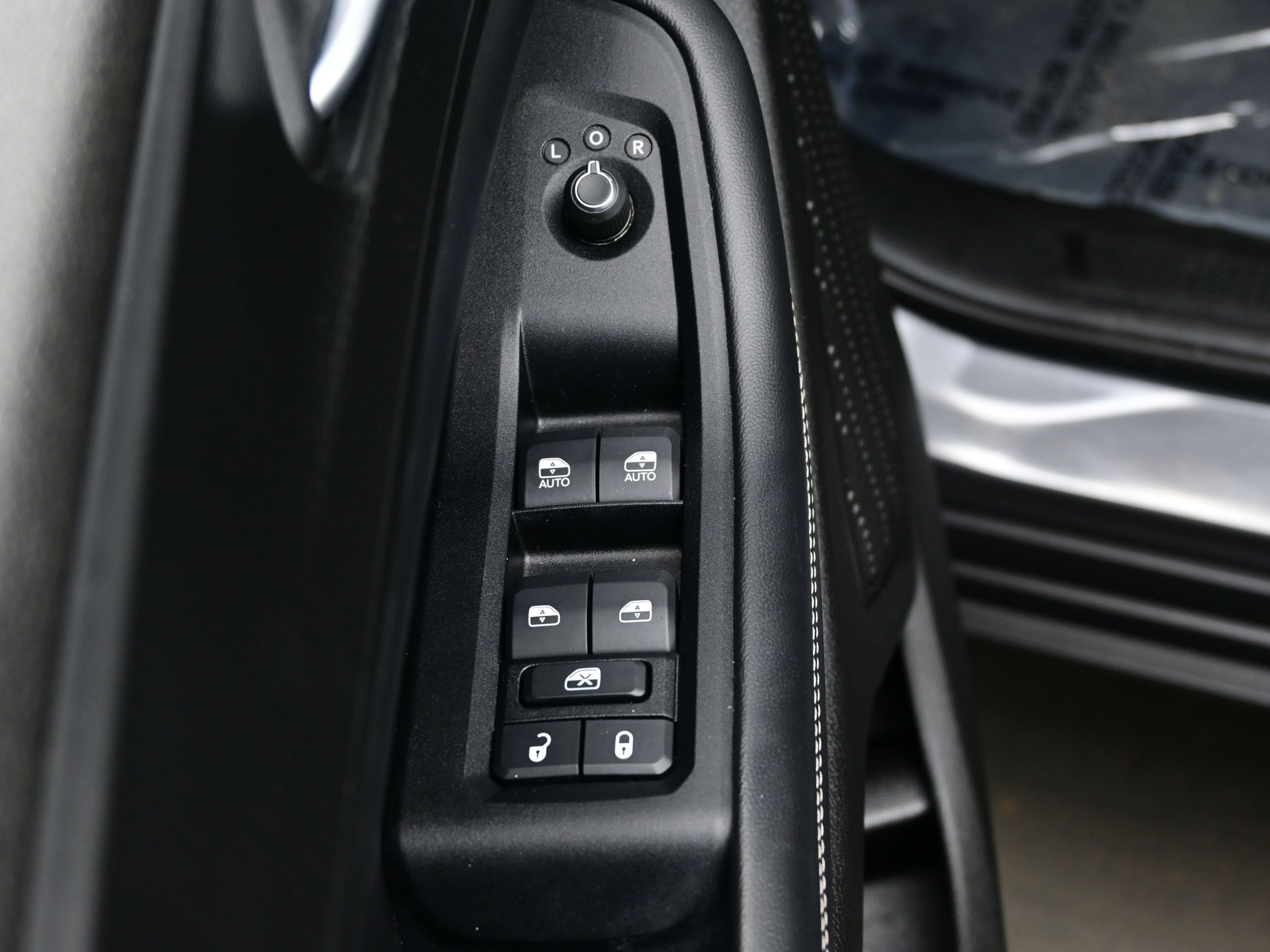 Used 2024 Jeep Grand Cherokee L Laredo w/ Luxury Tech Group I image 10