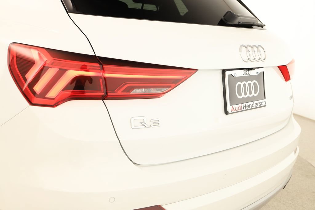 Used 2020 Audi Q3 2.0T Premium w/ Convenience Package AWD/4WD image 38