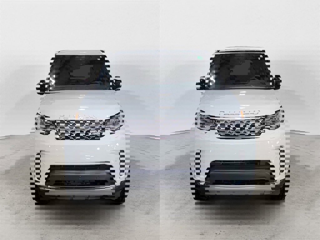 New 2025 Land Rover Discovery S image 8