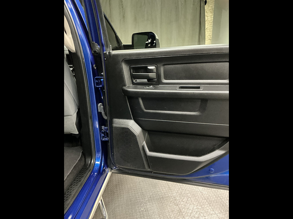 Used 2017 RAM 2500 Tradesman w/ Chrome Appearance Group AWD/4WD image 19