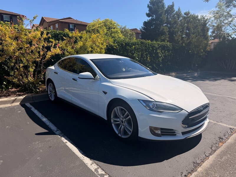 Used 2014 Tesla Model S 60 RWD image 3