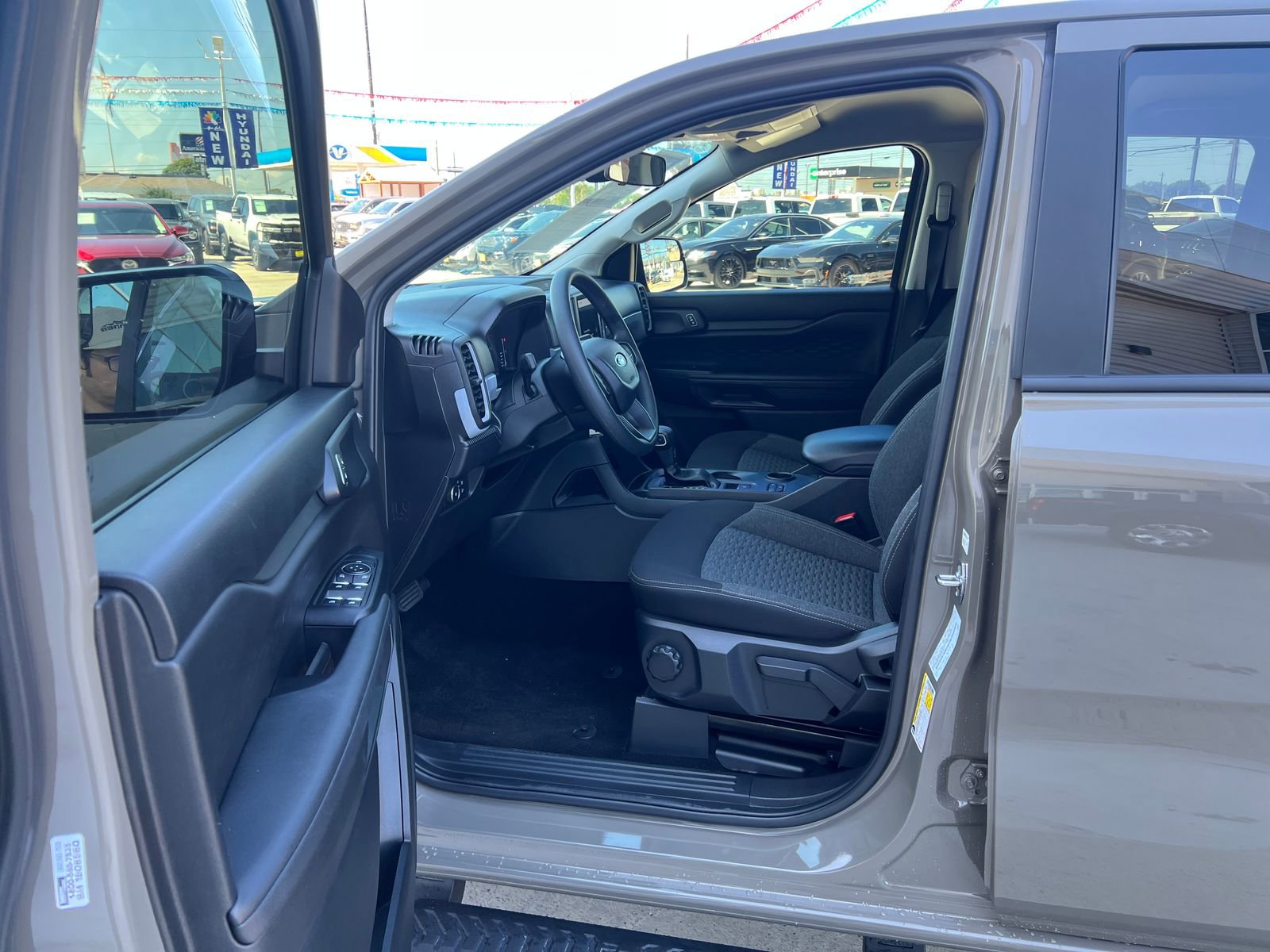 Used 2025 Ford Ranger XL w/ Trailer Tow Package RWD image 9