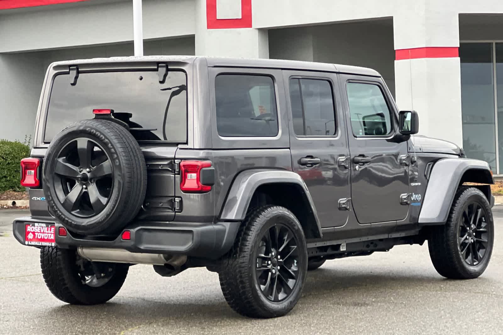 Used 2021 Jeep Wrangler Unlimited Sahara video 2