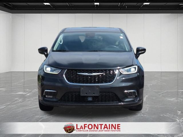 Used 2023 Chrysler Pacifica Touring-L FWD image 8