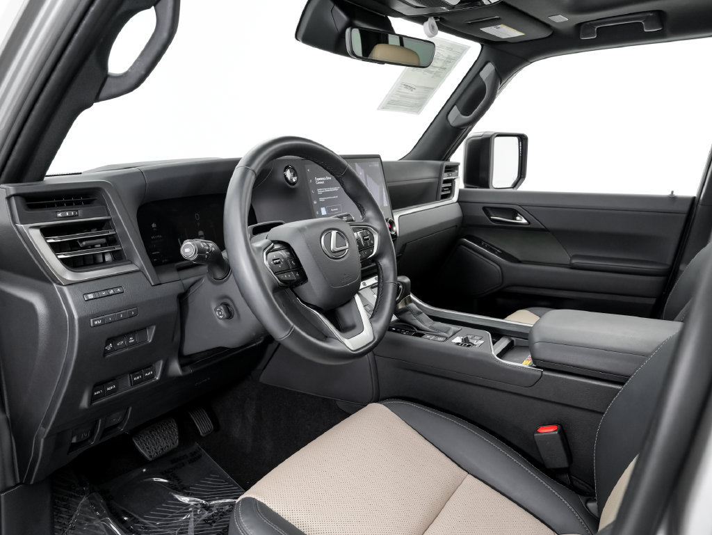 Used 2025 Lexus GX 550 AWD/4WD image 4
