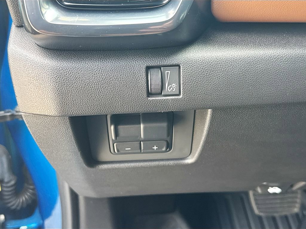 Used 2024 GMC Canyon AT4 w/ Technology Package image 22