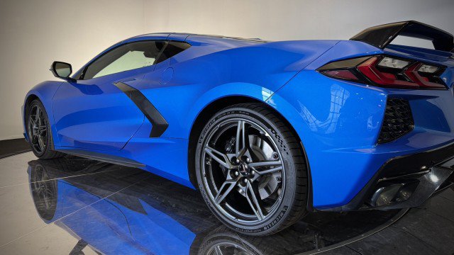 Used 2024 Chevrolet Corvette Stingray Premium Cpe w/ Z51 Performance Package RWD image 21