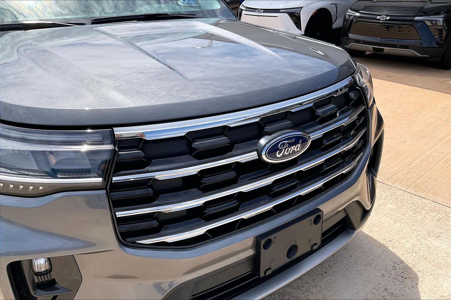 Used 2025 Ford Explorer Active w/ Active Comfort Package AWD/4WD image 28