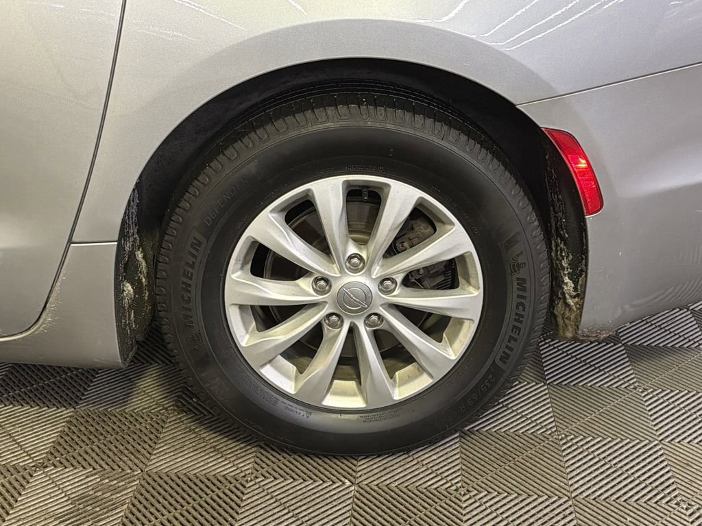 Used 2018 Chrysler Pacifica Touring-L Plus image 11