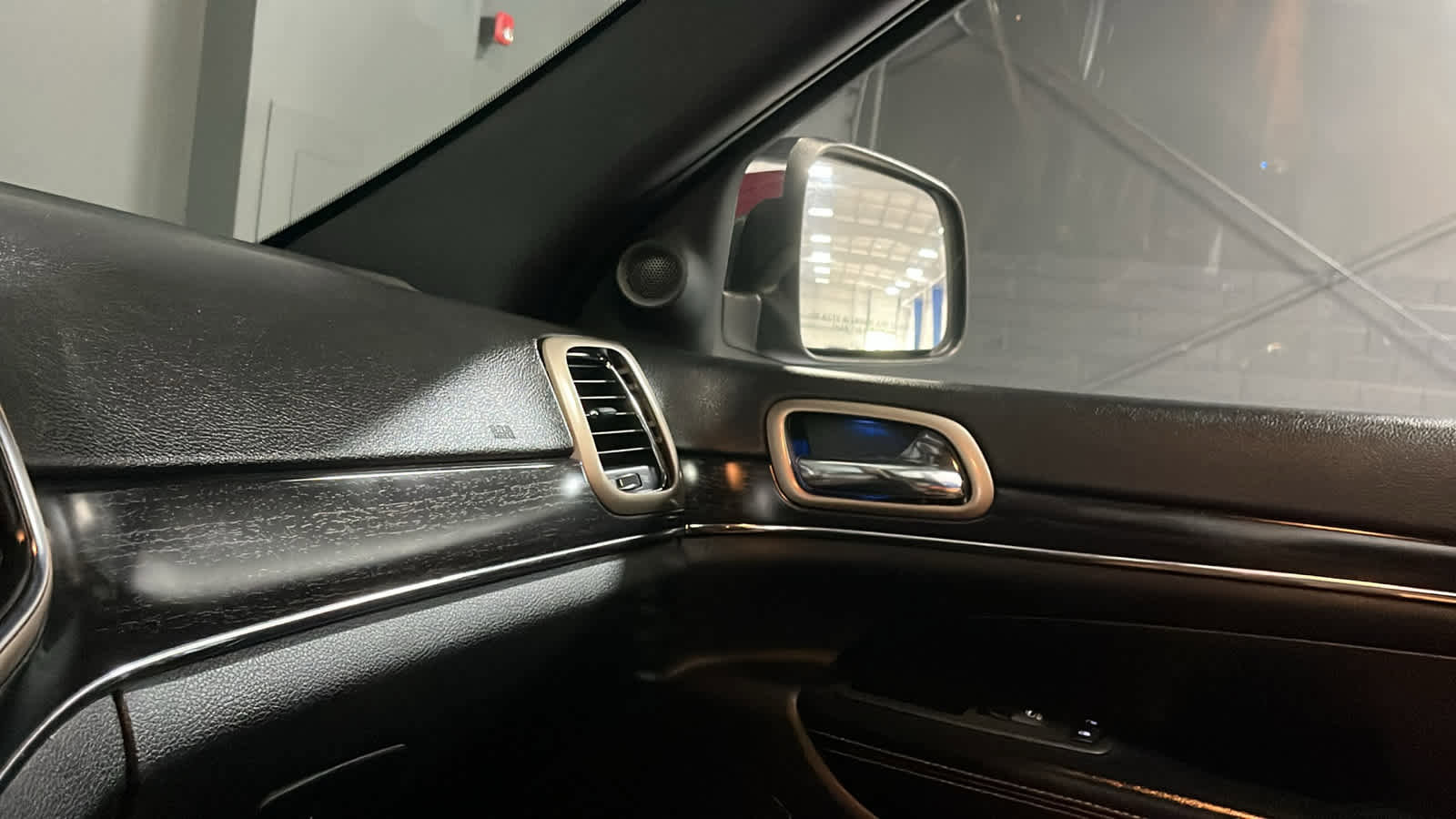 Used 2014 Jeep Grand Cherokee Limited AWD/4WD image 17