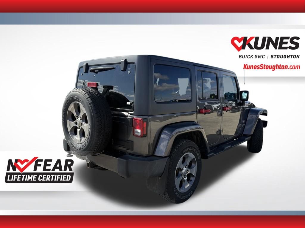 Used 2016 Jeep Wrangler Unlimited Sahara w/ Dual Top Group AWD/4WD image 11