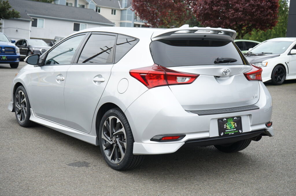 Used 2017 Toyota Corolla iM image 3