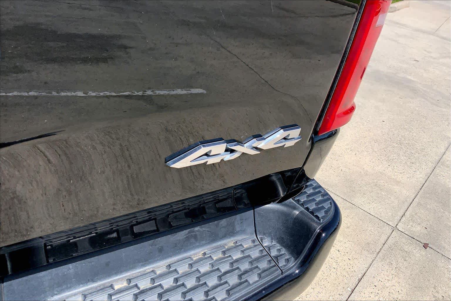 Used 2025 RAM 1500 Tungsten AWD/4WD image 19