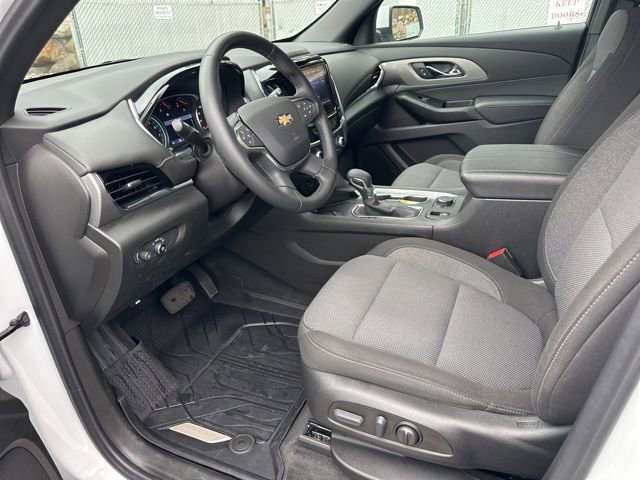 Used 2023 Chevrolet Traverse LT image 14