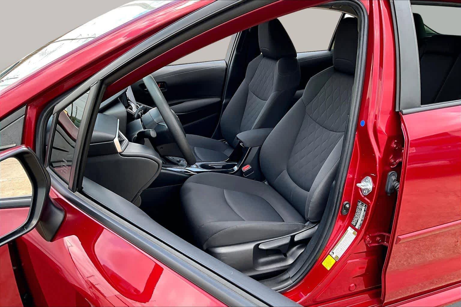 Used 2022 Toyota Corolla LE FWD image 7