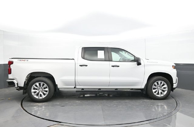 Used 2022 Chevrolet Silverado 1500 Custom w/ Safety Confidence Package AWD/4WD image 6