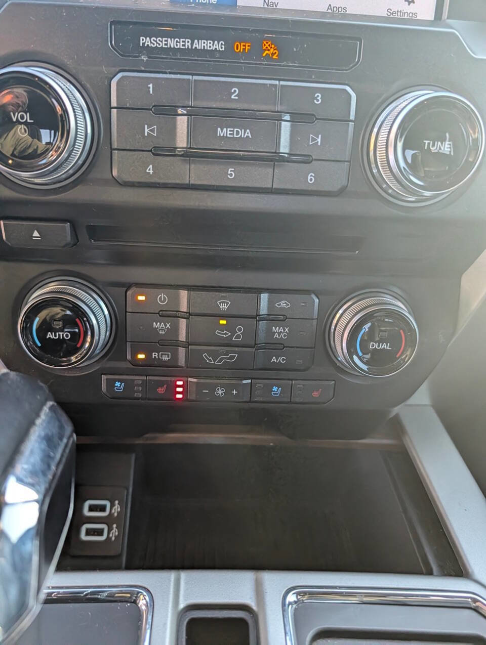 Used 2018 Ford F150 Lariat w/ Equipment Group 502A Luxury image 29