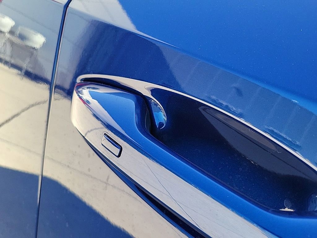 New 2025 Nissan Kicks SR w/ SR Premium Package image 10