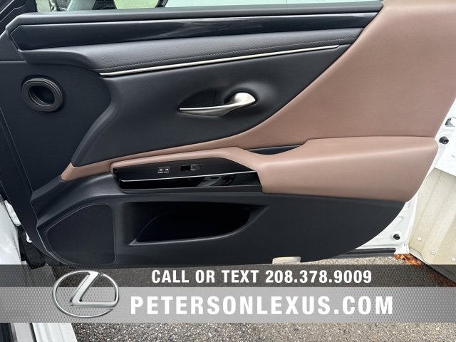 Used 2022 Lexus ES 300h w/ Accessory Package 2 image 11