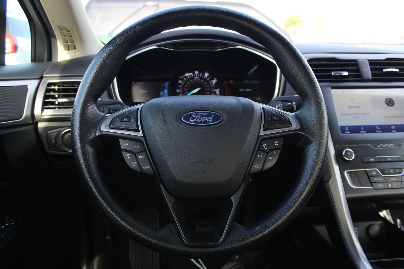 Used 2020 Ford Fusion SE image 15