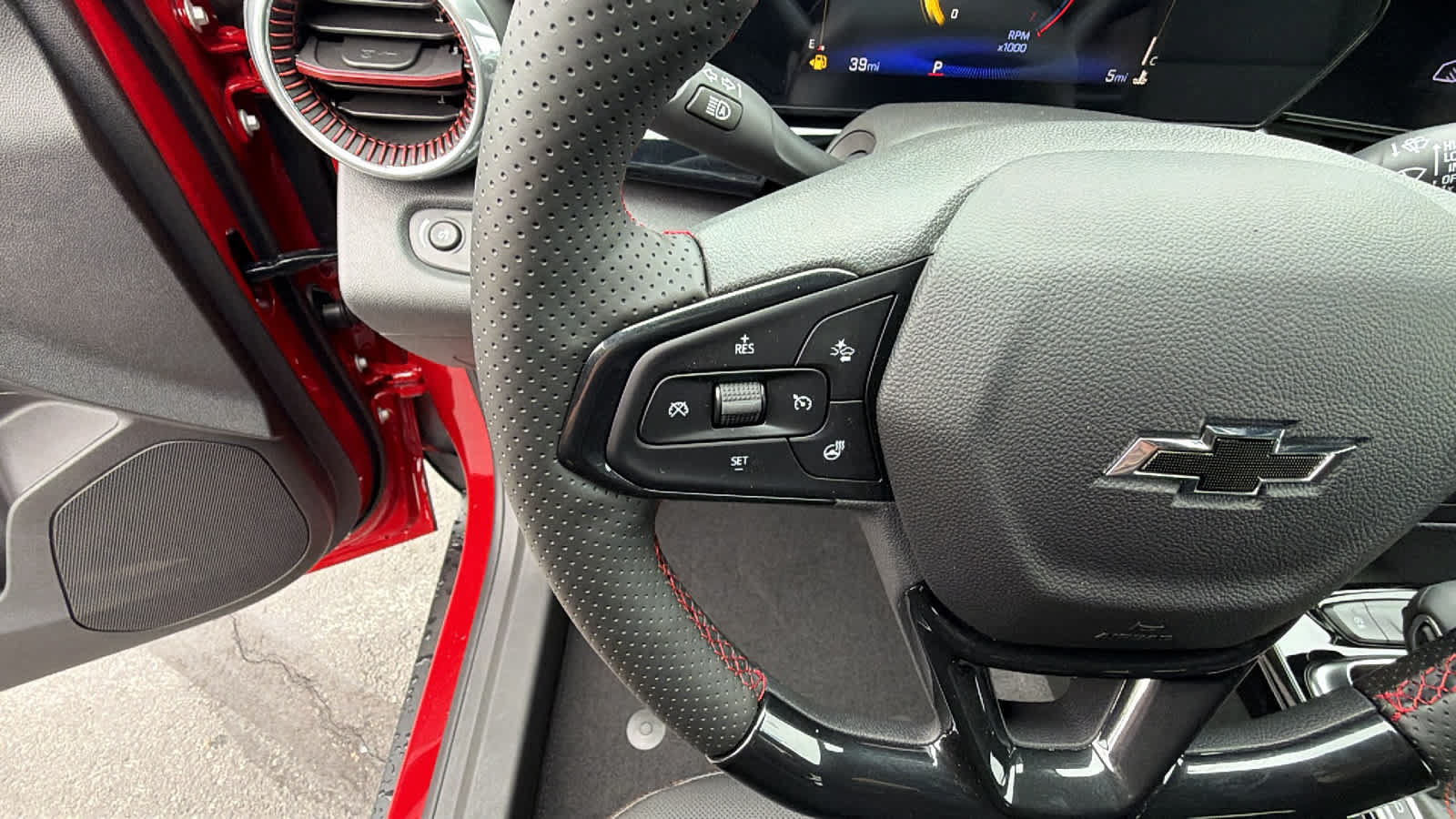 New 2026 Chevrolet Trax RS w/ Driver Confidence Package FWD image 19