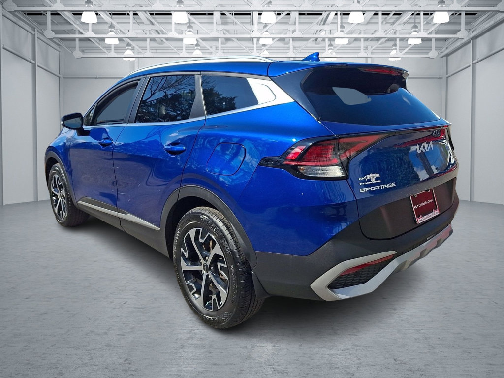 Used 2024 Kia Sportage EX image 3