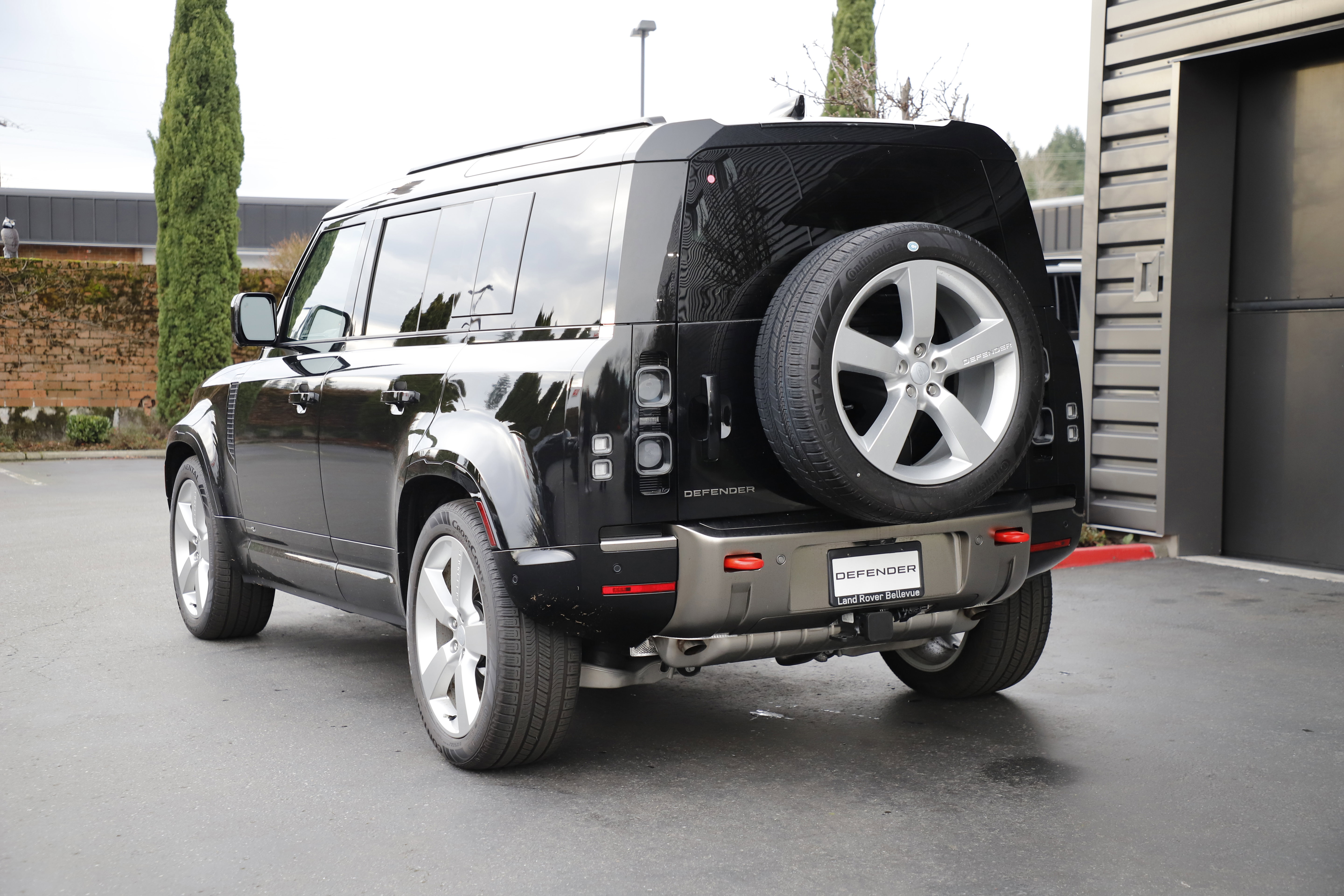 New 2025 Land Rover Defender 110 X image 26