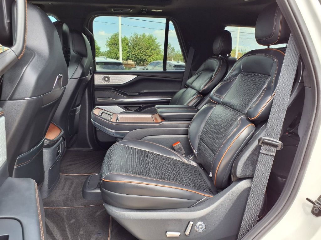 Used 2026 Lincoln Navigator Black Label AWD/4WD image 24