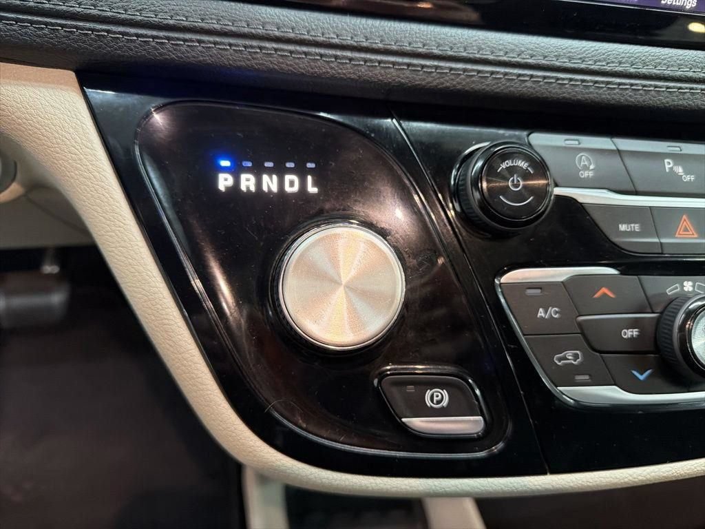 Used 2020 Chrysler Pacifica Limited FWD image 49