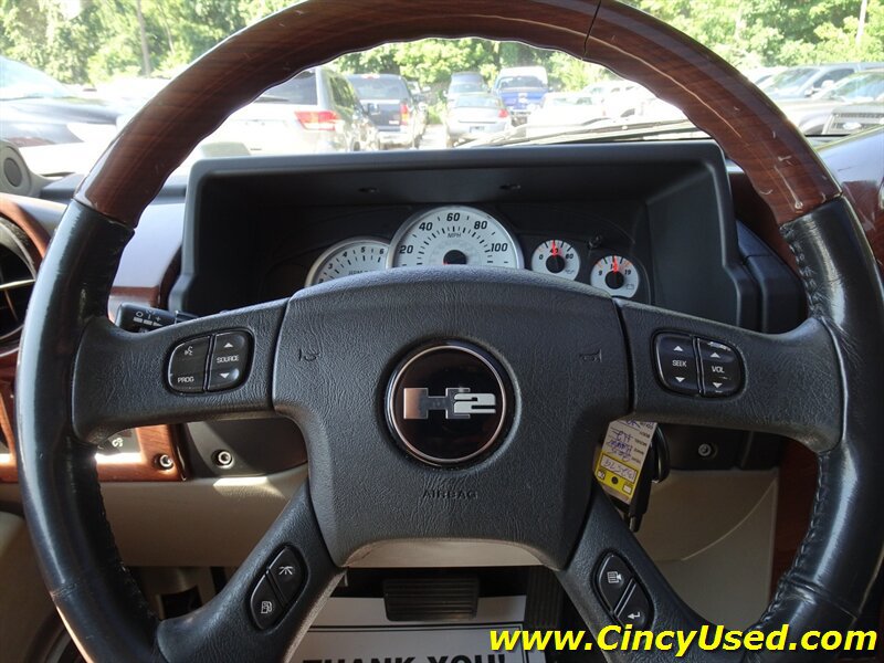 Used 2004 HUMMER H2 w/ Preferred Equipment Group AWD/4WD image 23