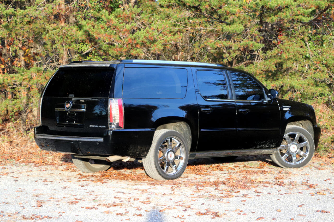 Used 2014 Cadillac Escalade ESV Premium image 3